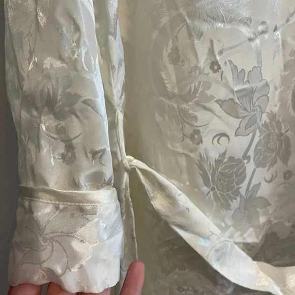 Victoria's Secret Gold Label Robe - size petite small. Great VINTAGE condition - Picture 11 of 16